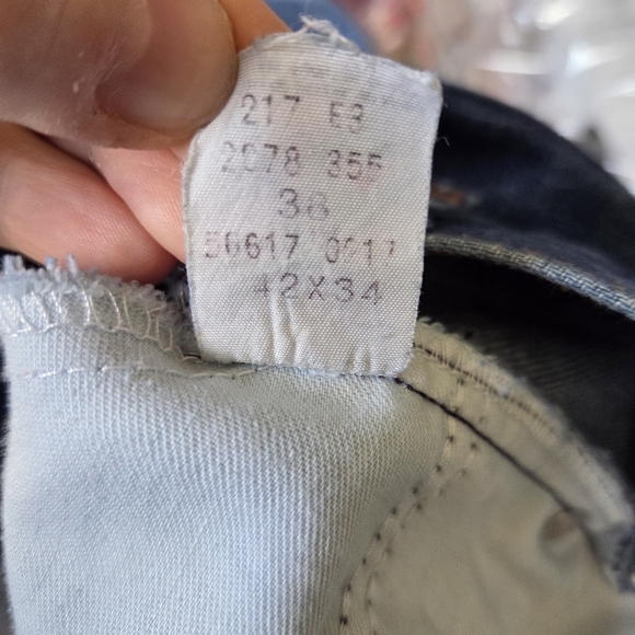 Vintage Levis 560 Comfort Fit Men's Blue Jeans Size 42x34 - Picture 6 of 6